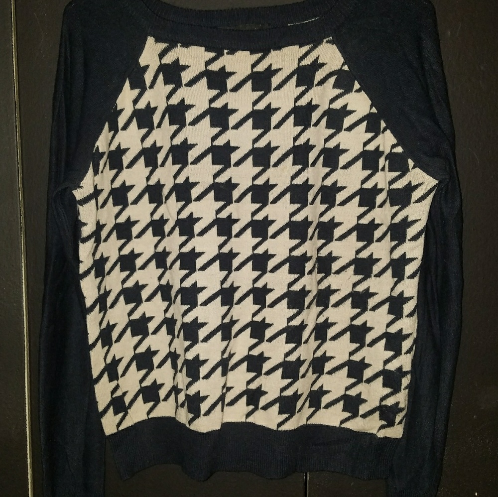 *Forever 21* NAVY HOUNDSTOOTH PRINT SWEATER